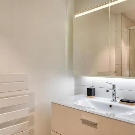 Apartment Renove Avec Terrasse A - Proche Pistes Et Golf, Parking Et Wifi Inclus - Fr-1-453-299 *